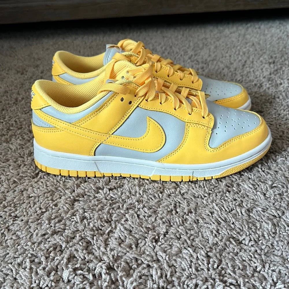 Nike Dunk Low - Picture 1 of 5